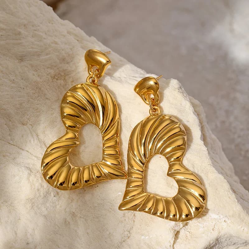 Anting-anting Gelung Loket Jumbai Kerang