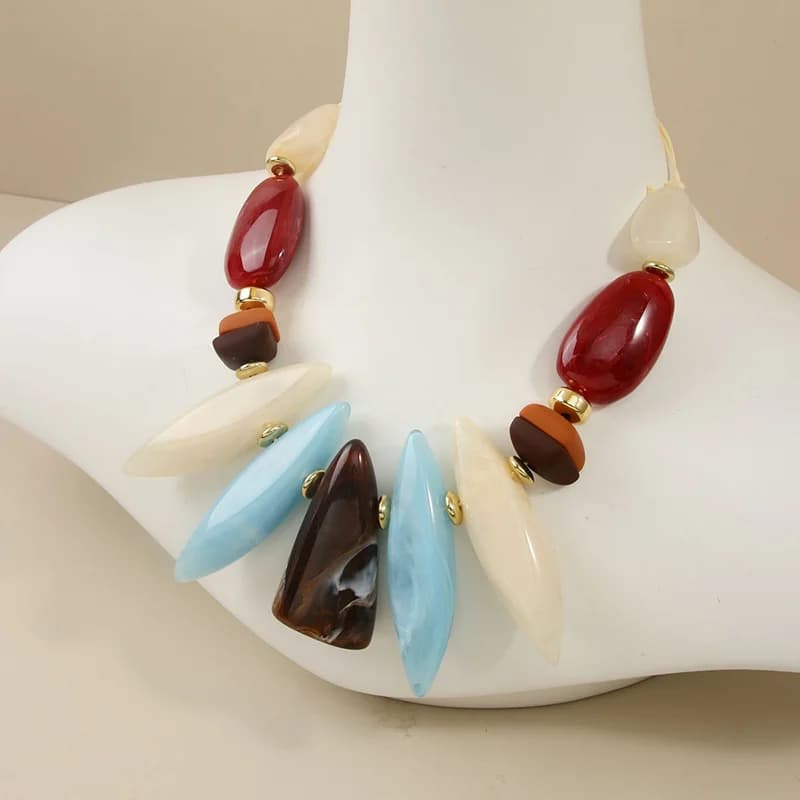 Kalung Choker Resin Bersaiz Besar Bentuk Tidak Sekata
