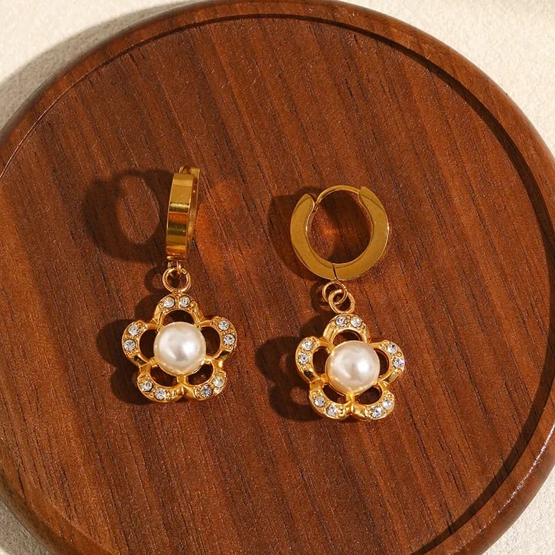 Anting-Anting Mutiara Irregular Rumbai