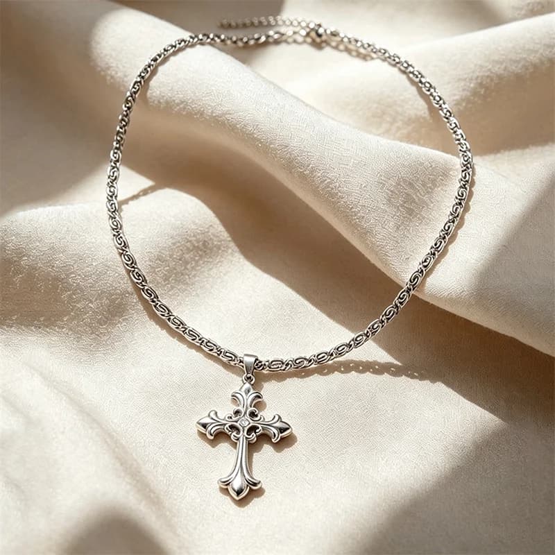 Kalung Loket Salib Logam
