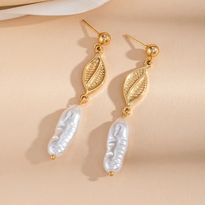 Anting-Anting Mutiara Irregular Rumbai