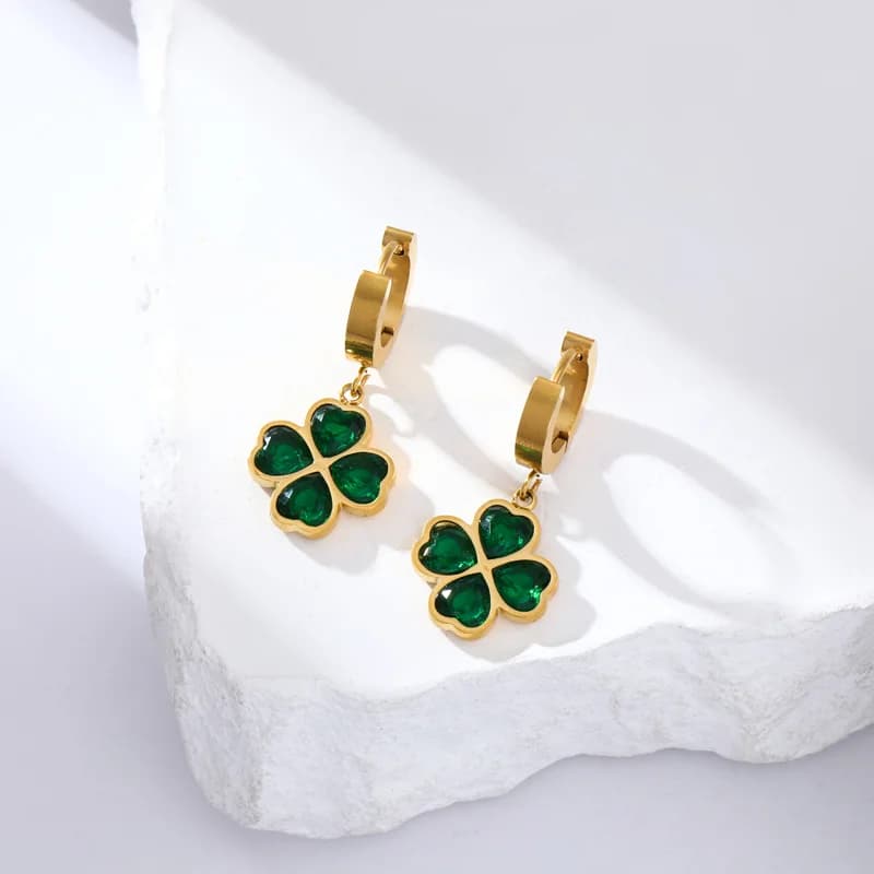 Anting-Anting Jatuh Hati Kupu-Kupu, Berlapis Emas