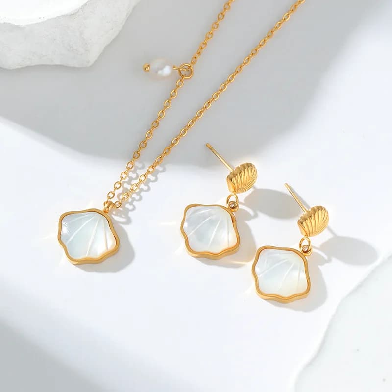 Anting-anting Jatuh Kelopak Kerang Batu Putih Baja Tahan Karat 316L