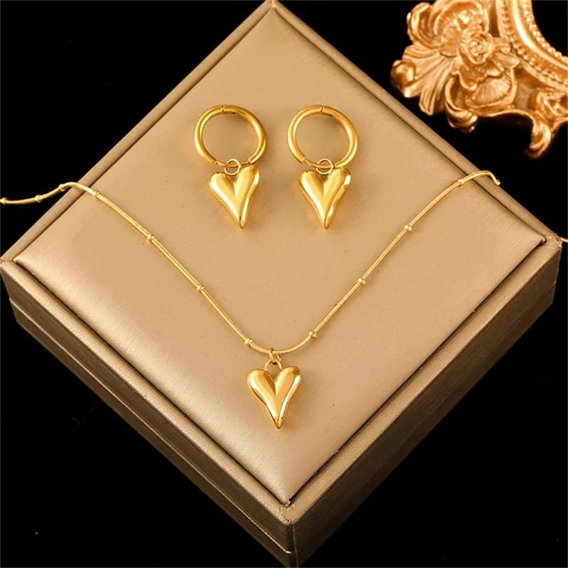 Set Kalung dan Anting-Anting Hati & Mutiara