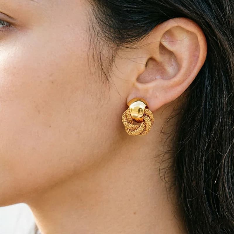 Anting-anting Stud Warna Emas Kecil