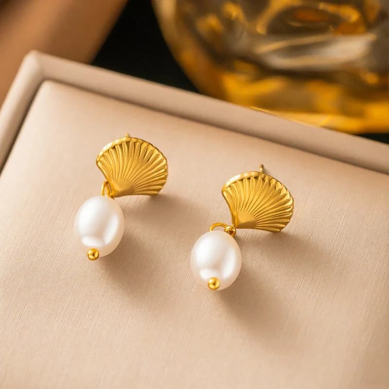 Set Kalung & Anting-Anting Loket Mutiara Kerang Bintang