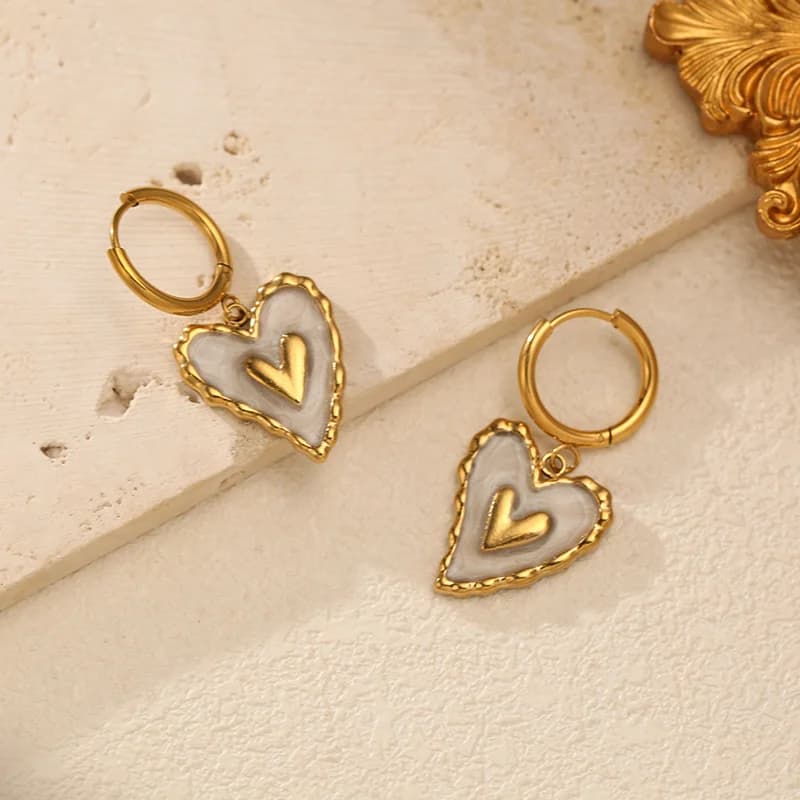 Anting-anting Gantung Bentuk Hati Tidak Sekata