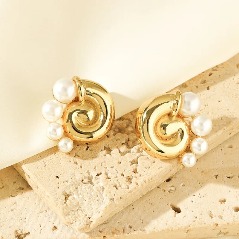 Anting-anting Loket Kerang Mutiara, Saduran Emas 18K