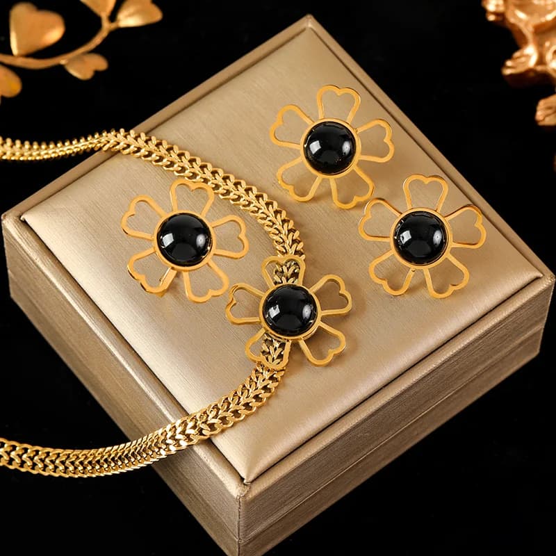 Set Kalung dan Anting-anting Bunga Batu Hitam
