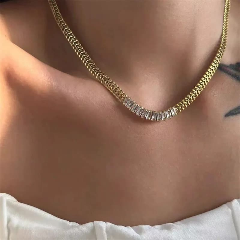 Kalung Leher Pernyataan Loket Logam, Berlapis Emas