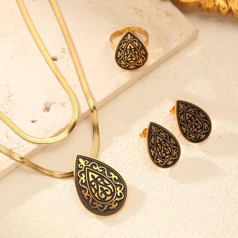 Set Kalung, Anting-anting & Cincin Mutiara Mata Air Vintage