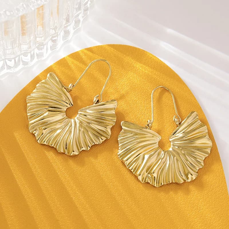 Anting-Anting Gantung Bunga Ginkgo Emas