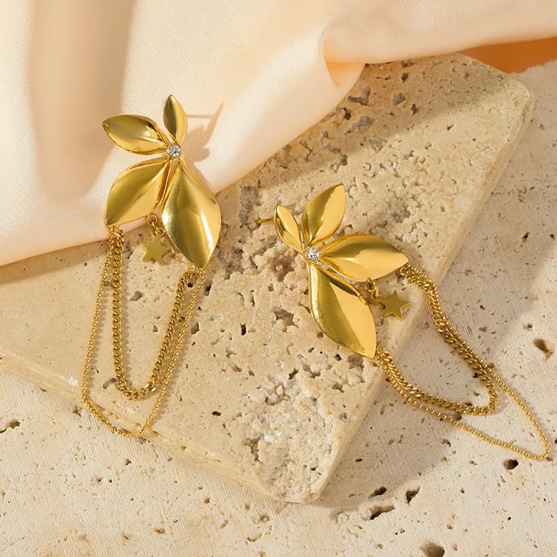 Anting-Anting Tassel Bunga Emas
