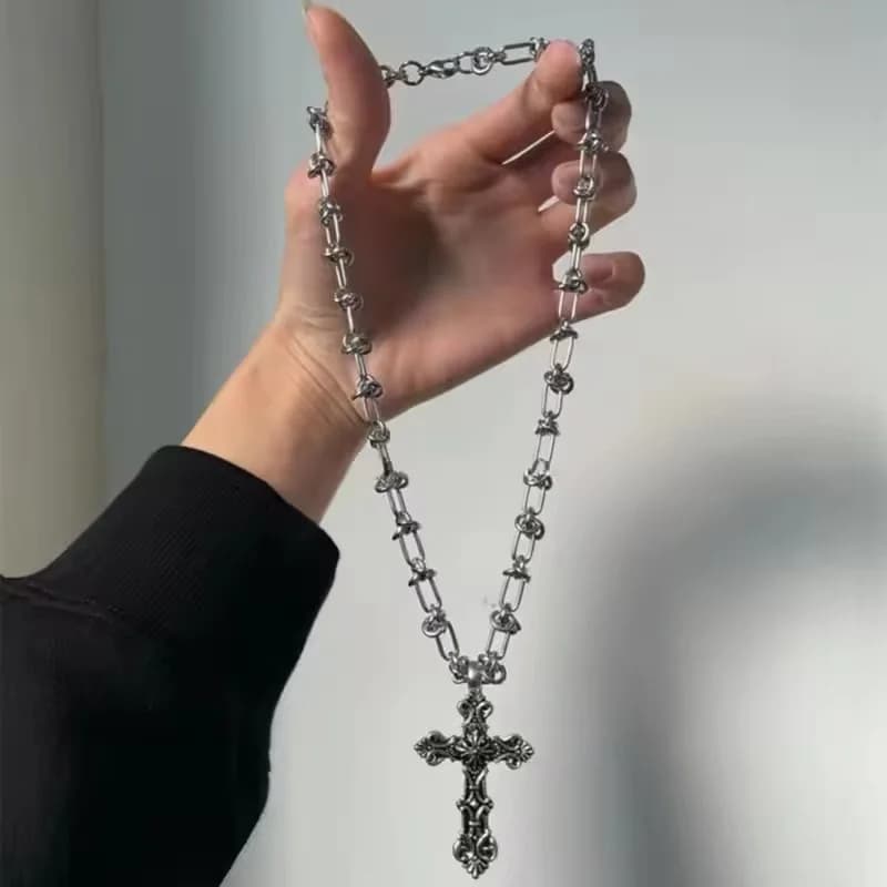 Kalung Loket Salib Logam