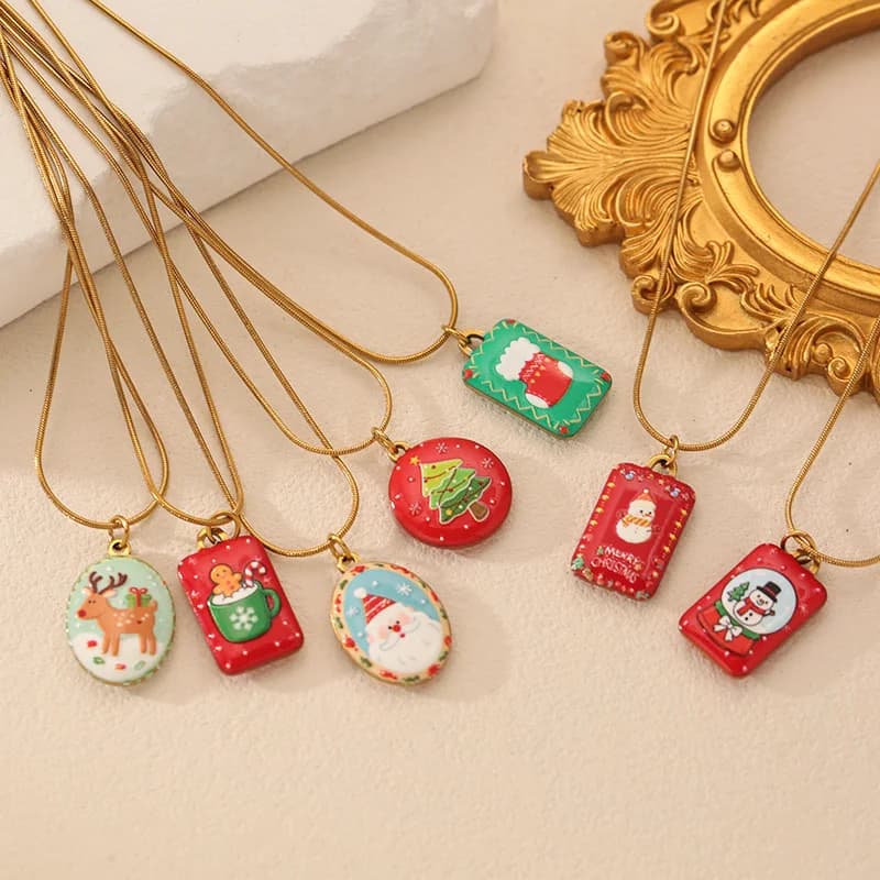 Kalung Loket Kartun Orang Salji dan Pokok