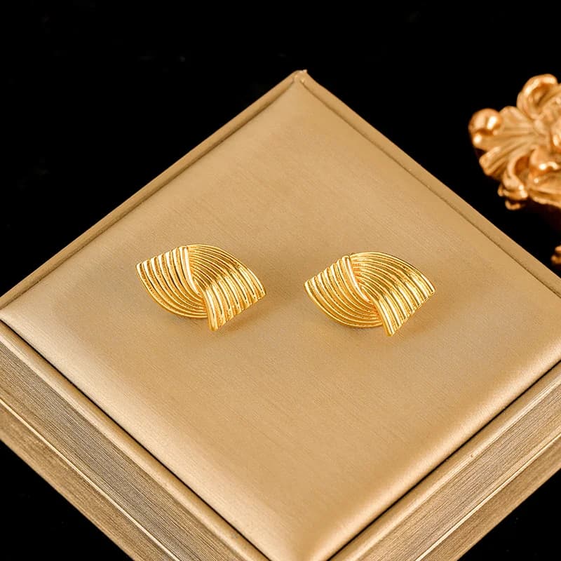 Anting-anting Stud Bentuk Hati Geometrik Warna Emas