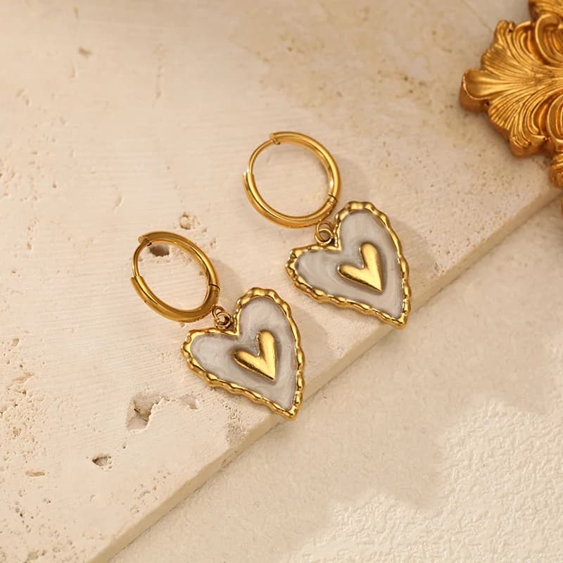 Anting-anting Gantung Bentuk Hati Tidak Sekata