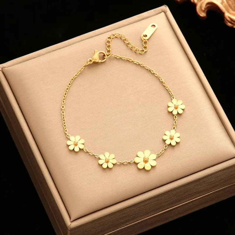Gelang Charm Kelopak Bunga, Warna Emas