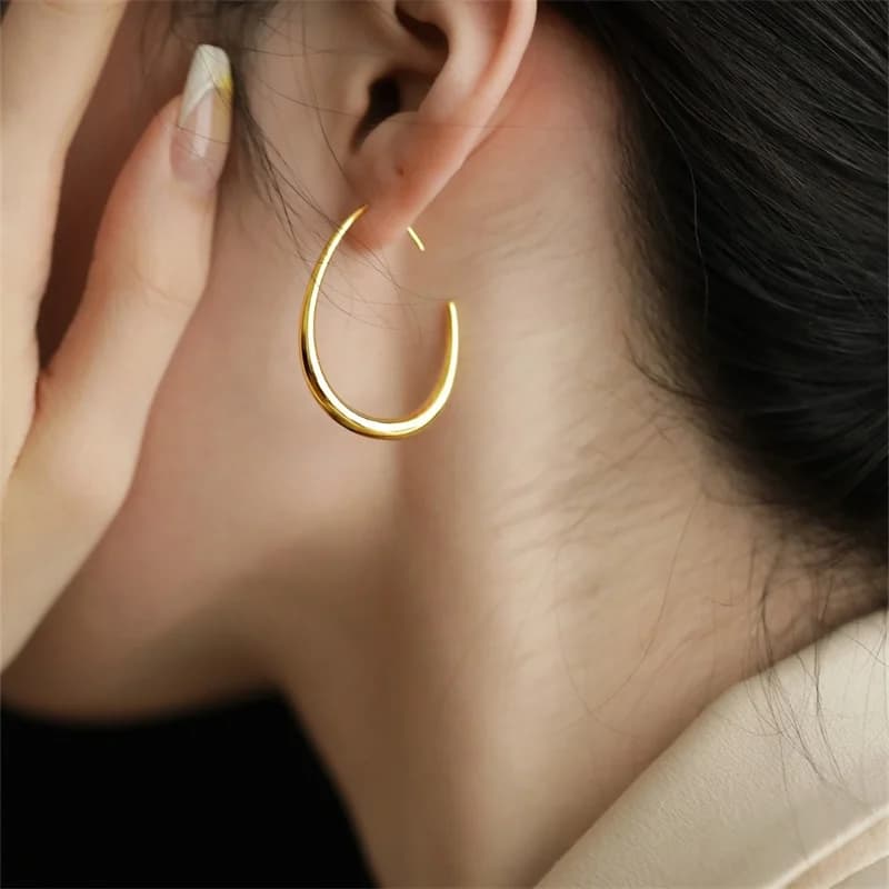 Anting-anting Stud Bentuk C, Keluli Tahan Karat Bersalut Emas