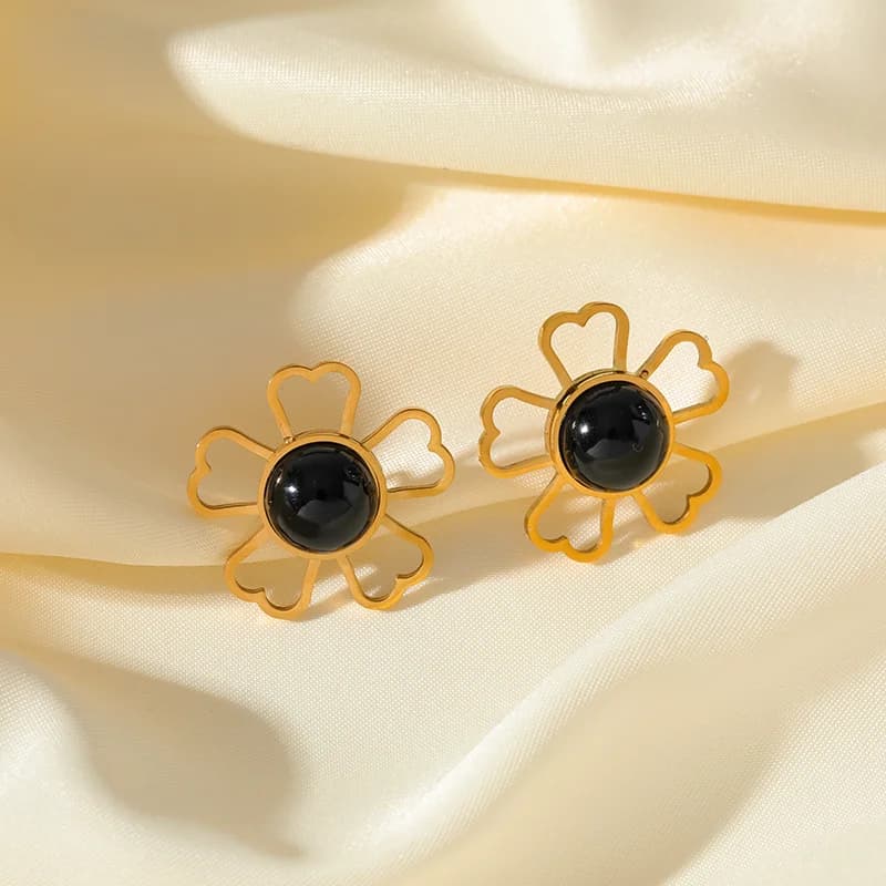 Set Kalung dan Anting-anting Bunga Batu Hitam