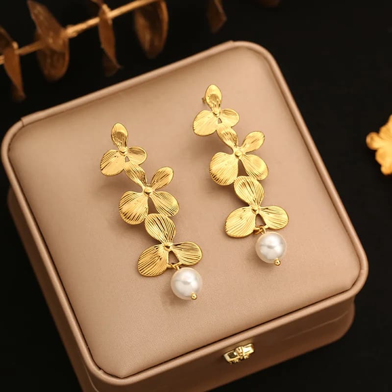 Anting-Anting Mutiara Irregular Rumbai