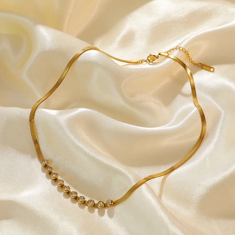 Rantai Choker Zirkon Warna Emas