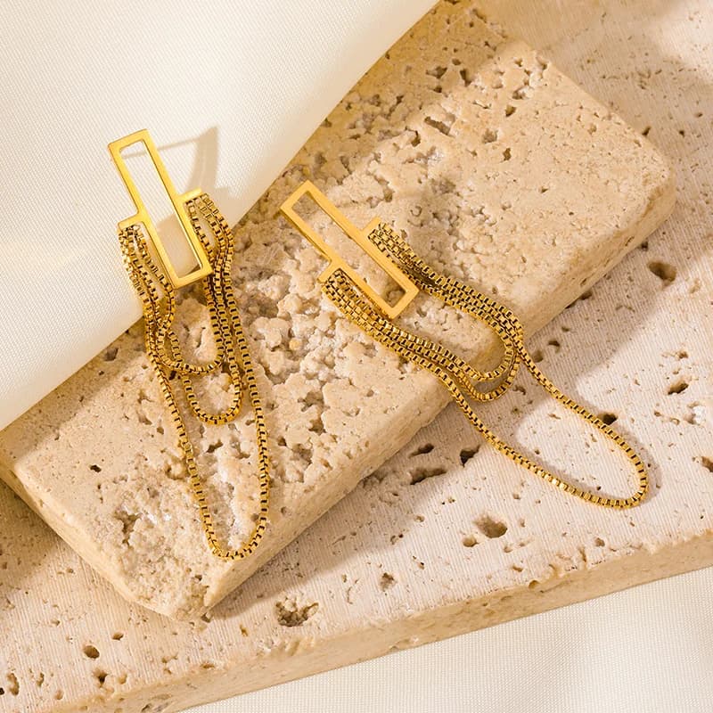 Anting-anting Juntai Rumbai Warna Emas
