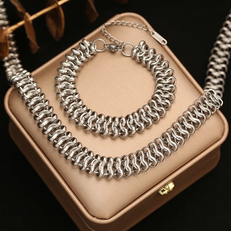 Set Kalung dan Gelang Rantai Ketuhar Emas