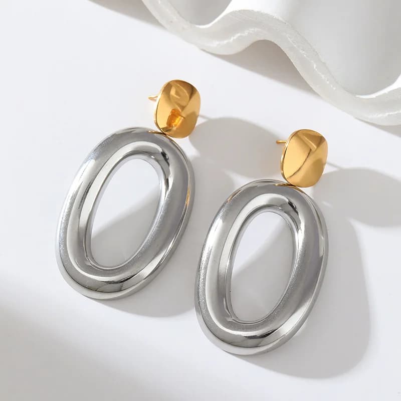 Anting-Anting Geometri Gantung Warna Emas