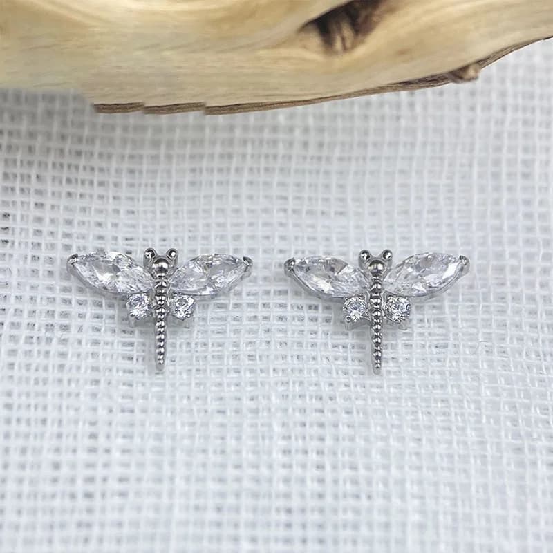 Anting-anting Paku Titanium Libellula Zirkon Belakang Datar