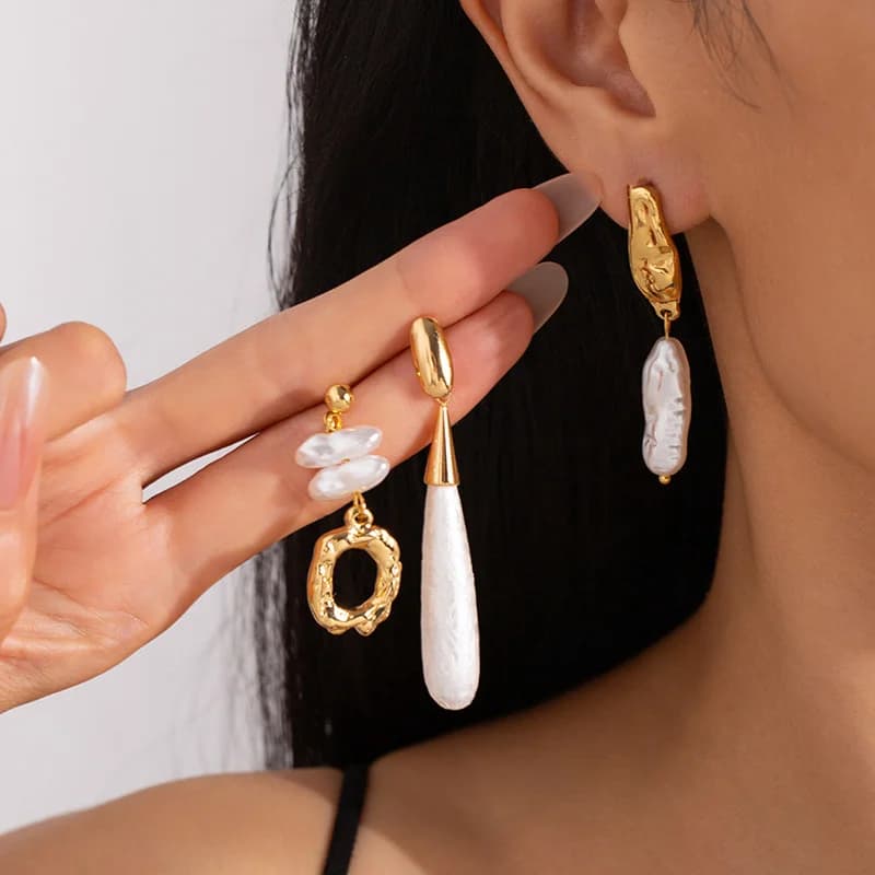 Anting-Anting Mutiara Irregular Rumbai