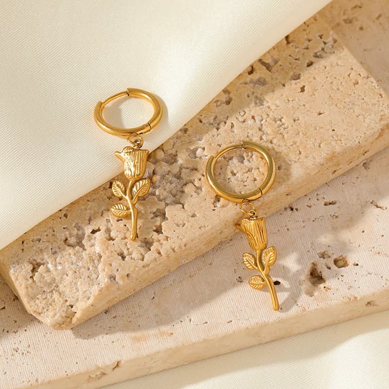 Anting-anting Bunga Ros, Keluli Tahan Karat