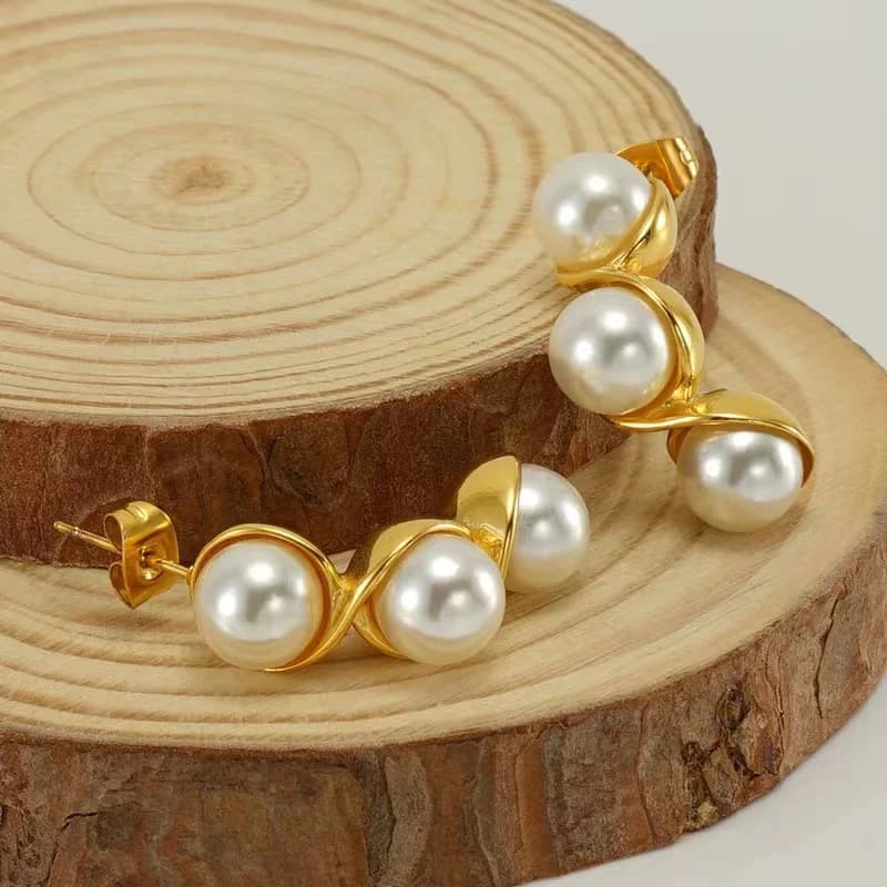 Anting-anting Mutiara Stud Emas