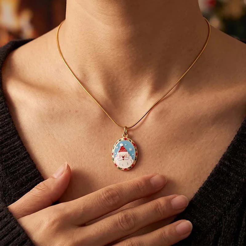 Kalung Loket Enamel Rusa