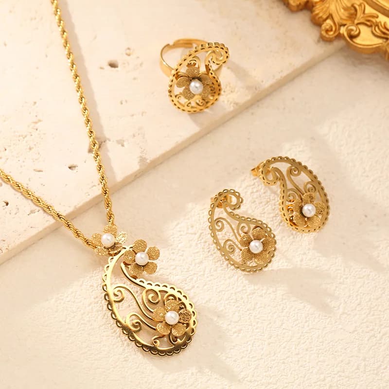 Set Kalung, Anting-anting & Cincin Mutiara Mata Air Vintage