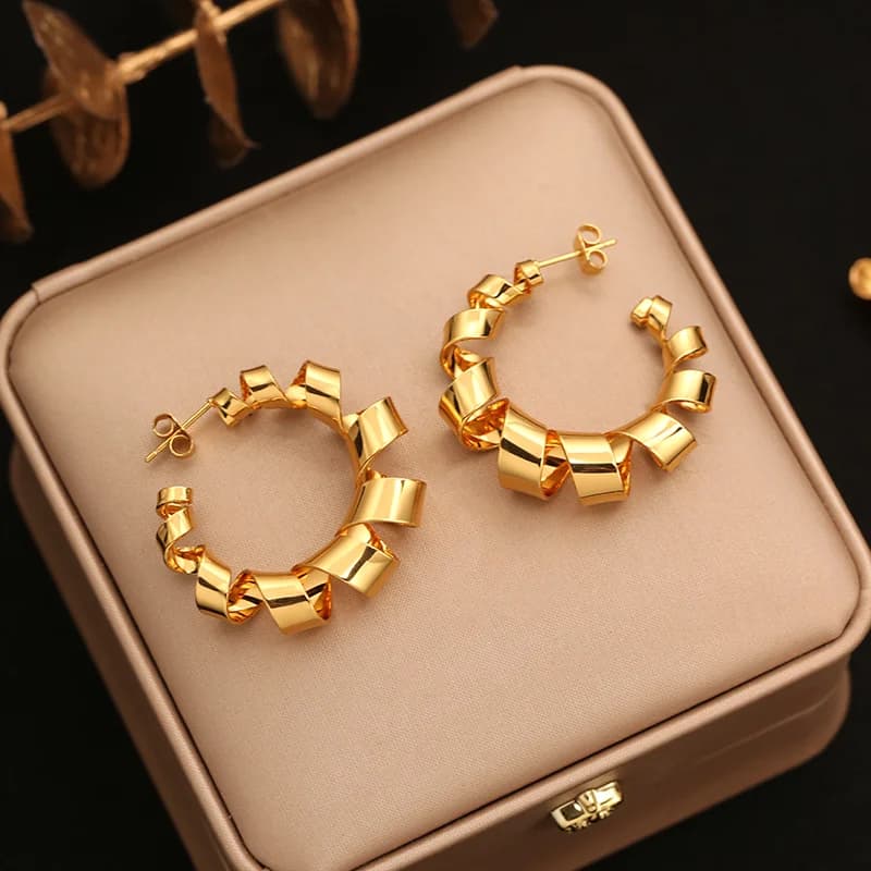 Anting-anting Stud Warna Emas Kecil