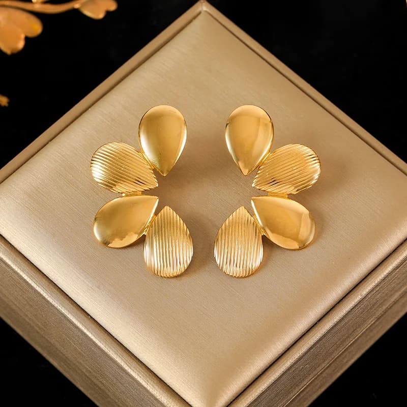 Anting-anting Mutiara & Lebah Comel