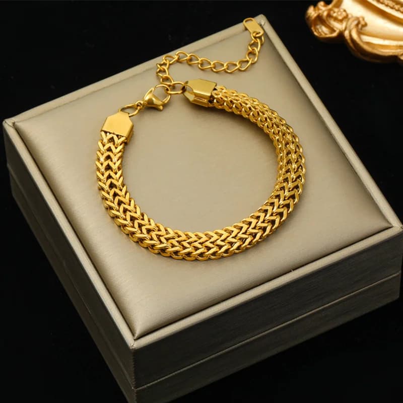 Set Choker Rantai Tebal Warna Emas dan Gelang Tangan