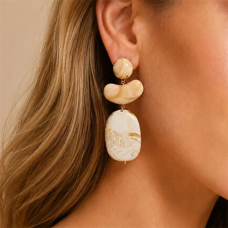 Anting-anting Juntai Resin Gaya Vintage