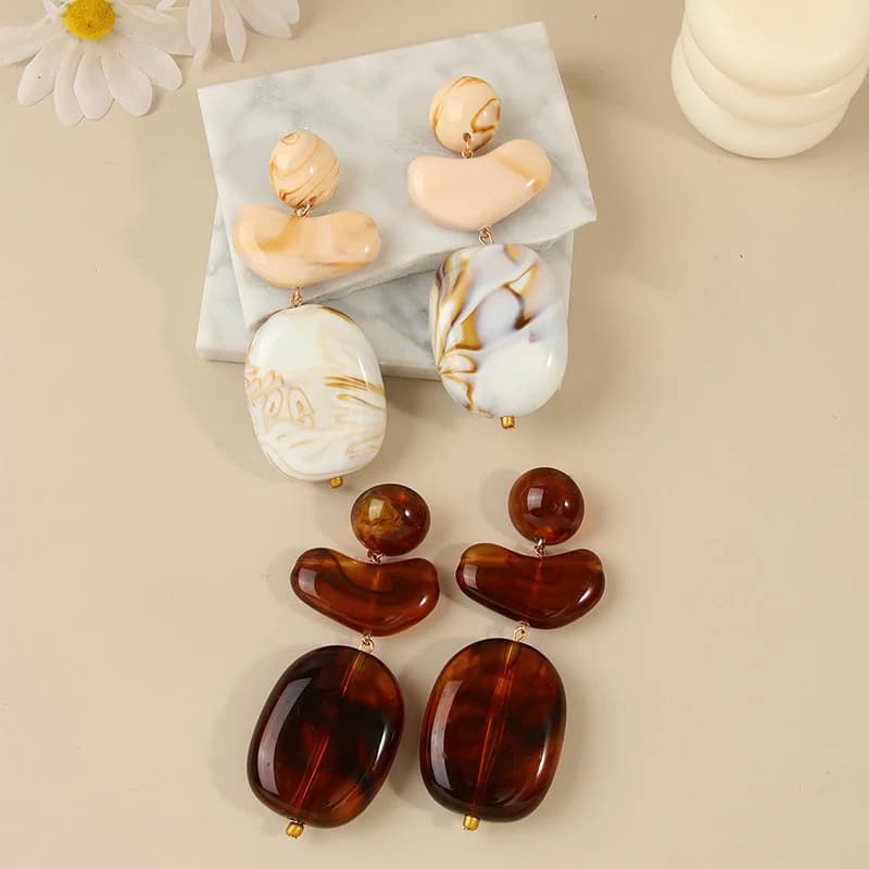 Anting-anting Juntai Resin Gaya Vintage