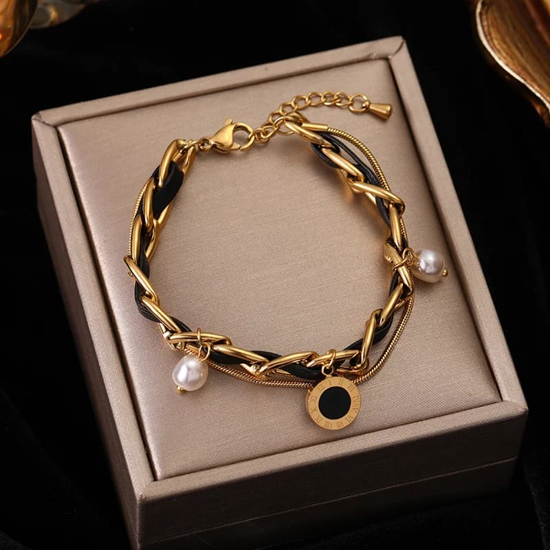 Gelang Bangle Berlapis Emas dengan Charm