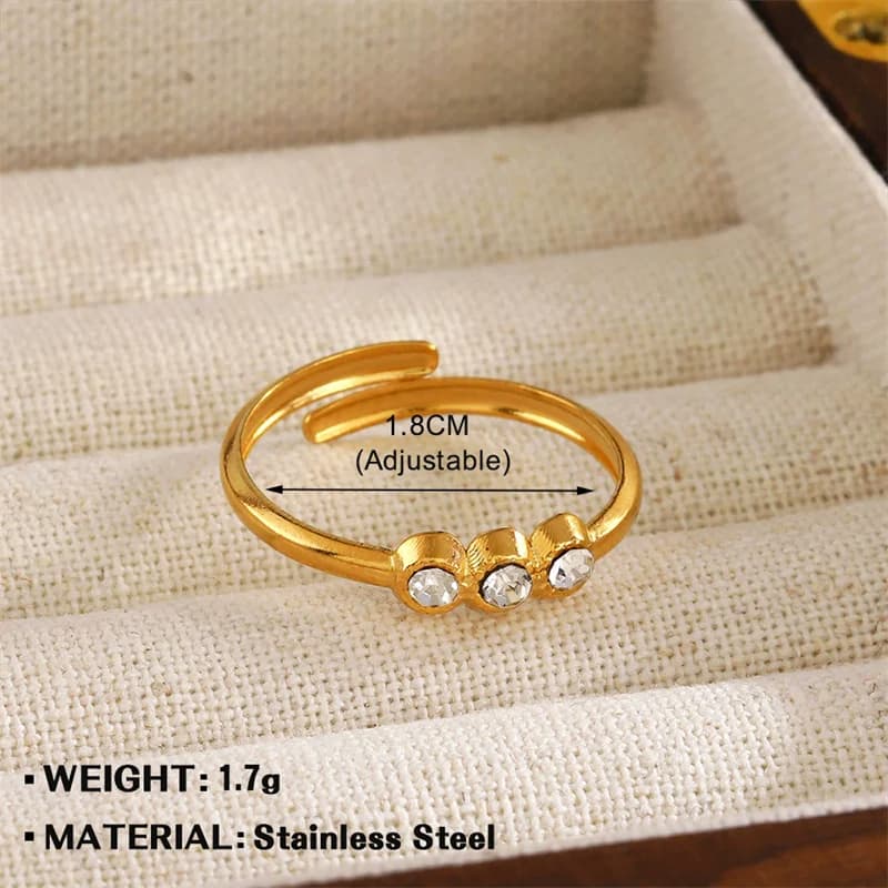 Cincin Pernyataan Mata Zirkonia Warna Emas