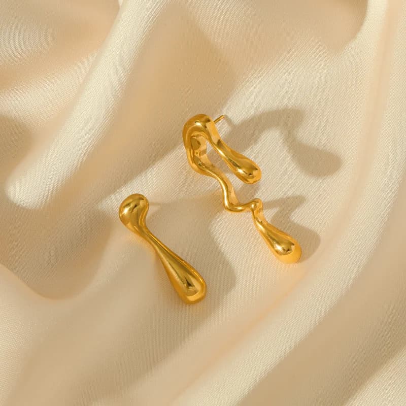 Anting-anting Stainless Steel Warna Emas Reka Bentuk Tidak Sekata