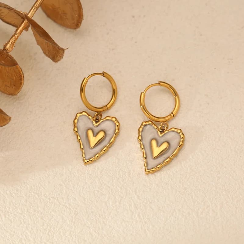 Anting-anting Gantung Bentuk Hati Tidak Sekata