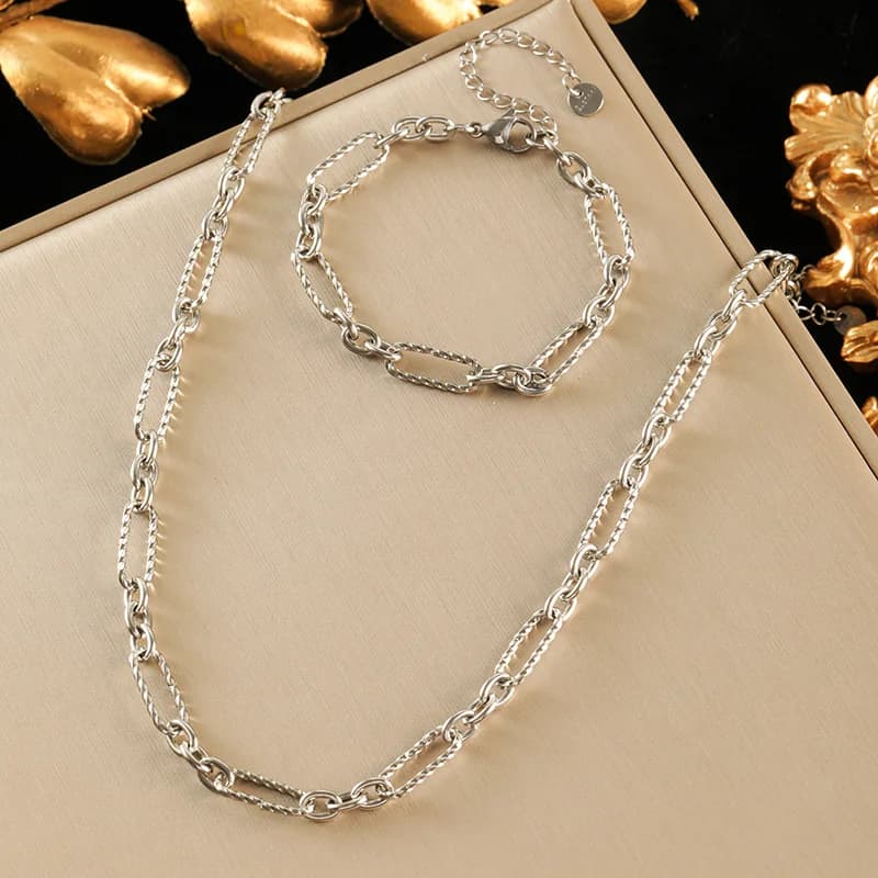 Set Rantai Leher dan Gelang Rantai Warna Emas