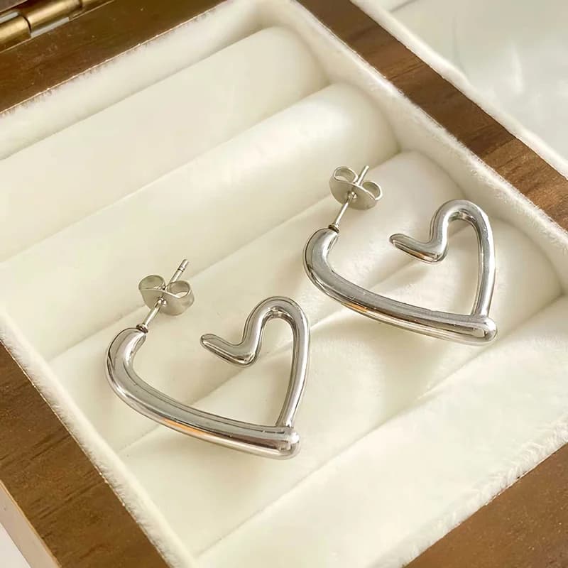 Anting-anting Stud Berlian Hati, Keluli Tahan Karat