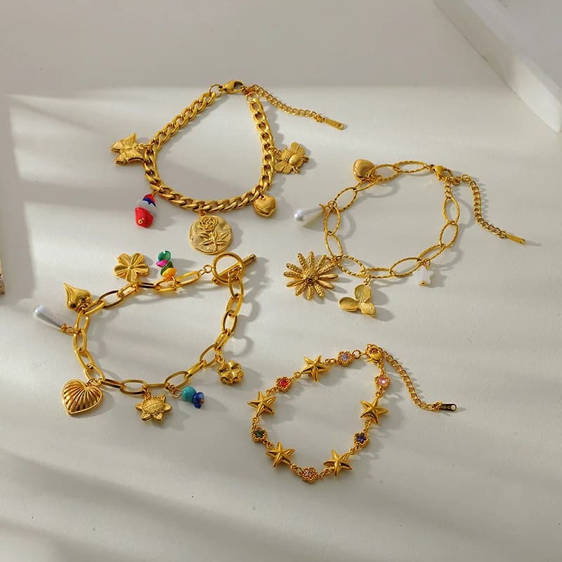 Gelang Pelbagai Charm Warna Emas