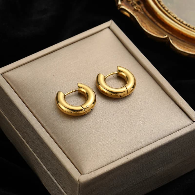 Anting-anting Huggie Hoop Berongga Warna Emas