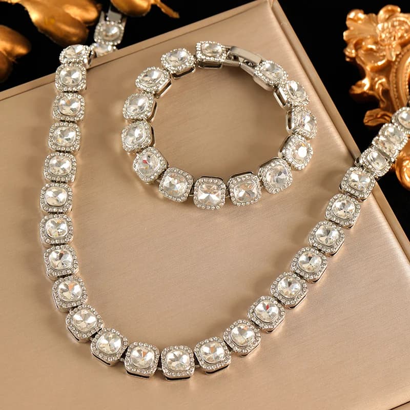 Set Rantai Leher dan Gelang Zirkon Kuban Besar