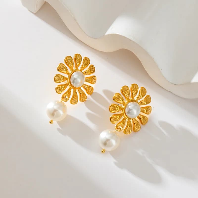 Anting-anting Juntai Batu Biru, Disalut Emas